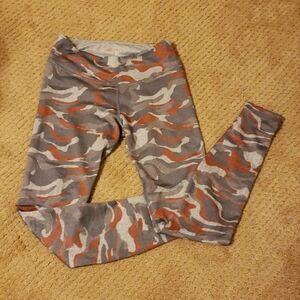 Yogasmoga camouflage leggings size 4